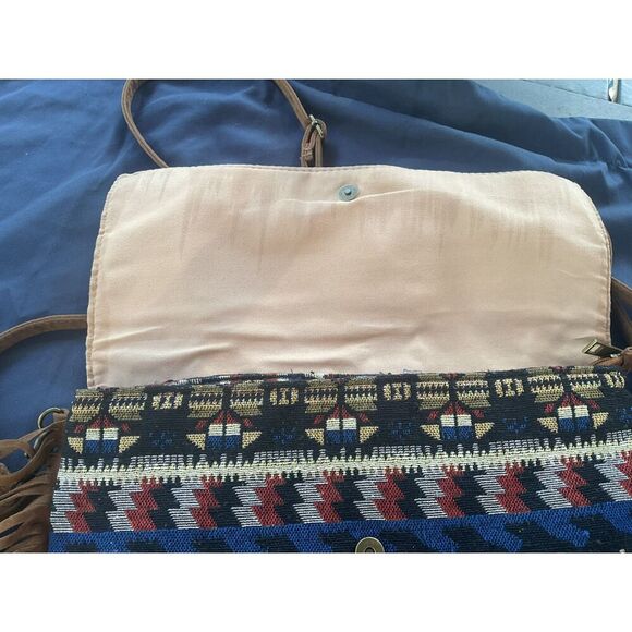 Nu Trendz Suede Tapestry Shoulderbag - Picture 4 of 8